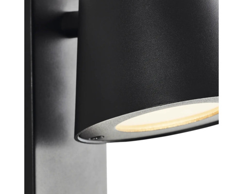 Detailaufnahme einer schwarzen Aussenwandleuchte