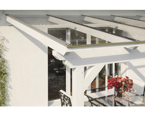 Toit de terrasse avec plaques transparentes et structure en bois