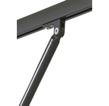 Gros plan d''un raccord articulé avec des vis