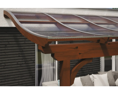 Toit de terrasse en bois avec plaques de polycarbonate transparentes