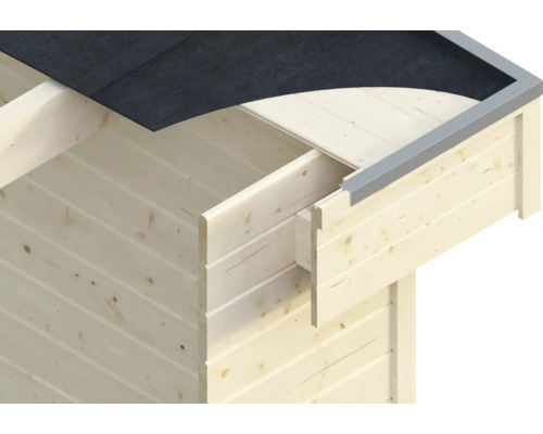 Detailansicht eines Holzhauses mit Dachpappe und silberner Dachrandblende