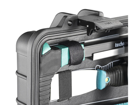 Detailansicht des Werkzeugkoffers mit Werkzeugen