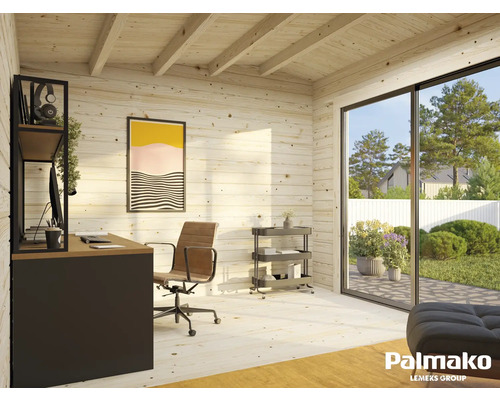 Bureau lumineux avec bureau, chaise de bureau et grande fenêtre donnant sur un jardin