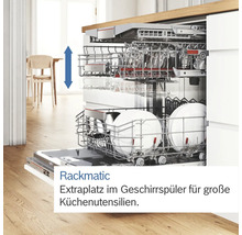 Offene Geschirrspülmaschine mit verstellbarem Oberkorb zur Anzeige von Flexibilität