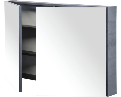 Armoire de toilette ouverte avec étagères