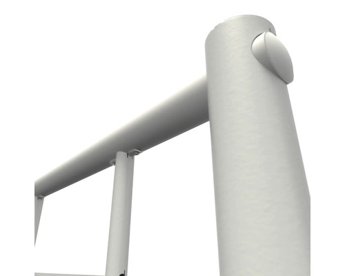 Detailansicht einer weissen Handtuchleiter.