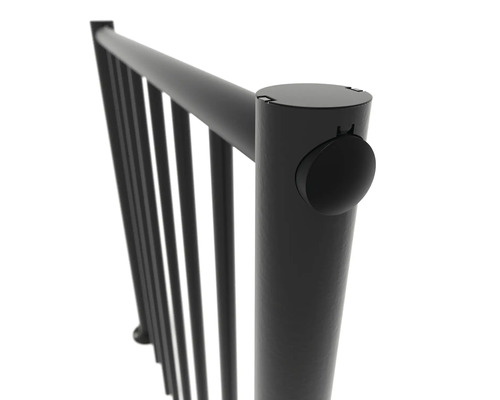 Detailansicht eines Heizkörpers mit senkrechten Heizrohren