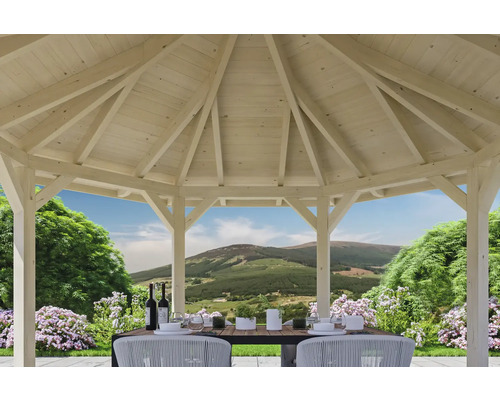 Vue d''un pavillon en bois sur une table dressée dans un jardin