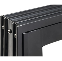 Vue détaillée d''un cadre de fenêtre en aluminium noir avec des vis