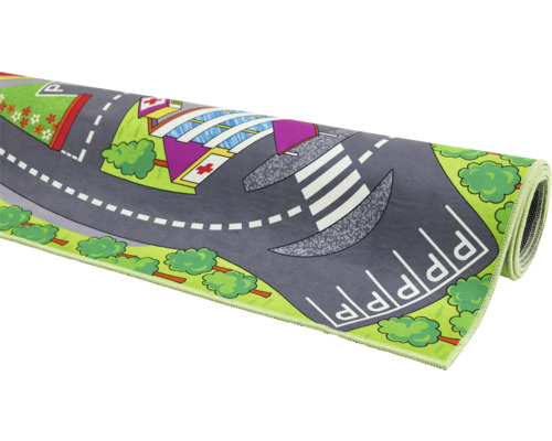Spielteppich mit Strassenmuster aufgerollt dargestellt