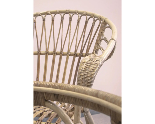 Vue détaillée d''une chaise en rotin