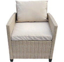 Gartensessel aus Rattan mit Polster und Kissen