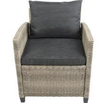 Gartenstuhl mit grauen Kissen