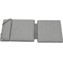 Coussin de chaise longue gris avec bandes de fixation.