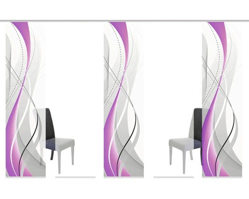 Schiebegardinen mit abstraktem Muster und Stuhl im Raum