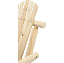 Gros plan d''une chaise en bois