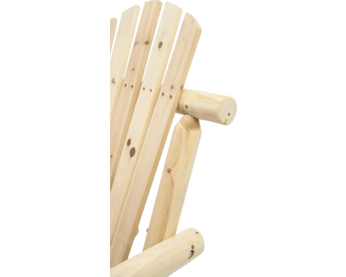 Gros plan d''une chaise en bois