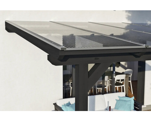 Vue détaillée d''un toit de terrasse avec des panneaux transparents et une construction en bois
