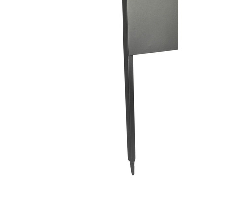 Vue détaillée d''un pied de meuble en métal