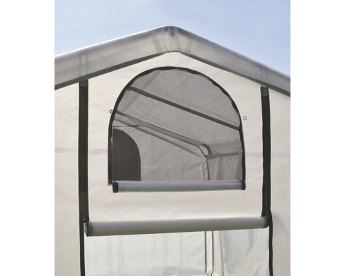 Vue détaillée d''une fenêtre de serre avec protection contre les insectes