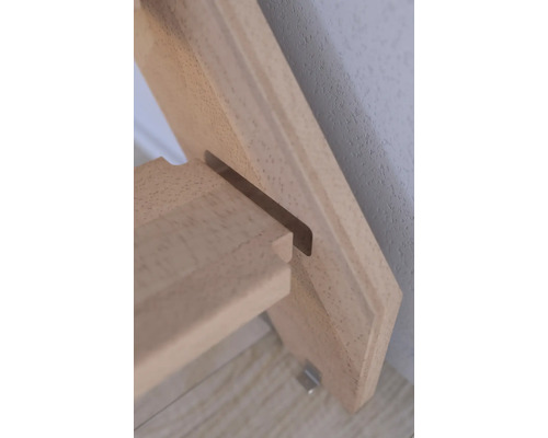 Vue détaillée d''un escalier en bois avec crémaillère