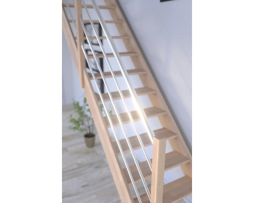Escalier en bois avec rampe en acier inoxydable à l''intérieur