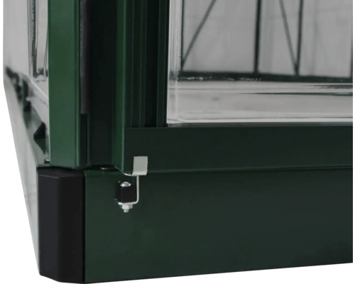 Vue détaillée d''une serre en métal et en verre