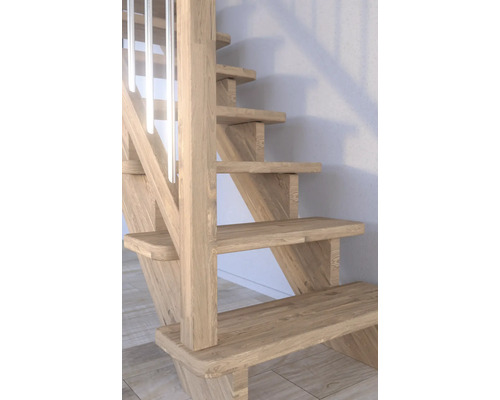 Holztreppe mit Geländerstäben