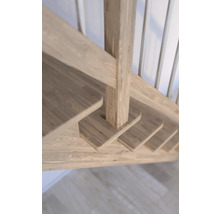 Escalier à limons Pertura Atanas chêne avec des contremarches non traité 1/4 tournant en bas à droite 13 Pièce(s) marches/14 pas de marche garde-corps à barres verticales