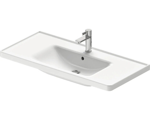 Lavabo en céramique blanche avec robinet