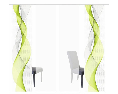 Schiebegardine mit Wellenmuster vor Stühlen