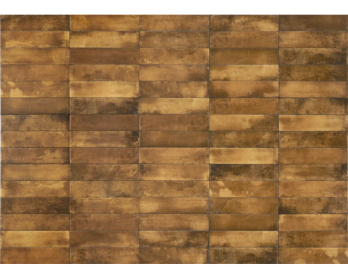 Rechteckige Bodenfliesen mit rustikaler Oberfläche