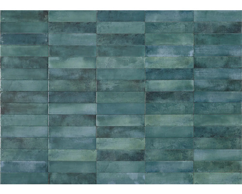 Rechteckige Fliesen in Maueroptik.