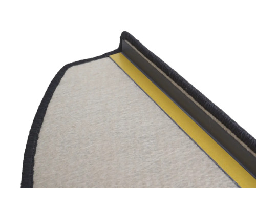 Detailansicht einer selbstklebenden Teppichstufenmatte