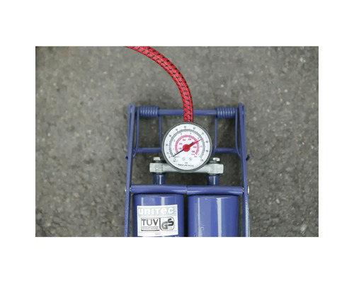 Pompe à pied à double cylindre avec manomètre et label TÜV