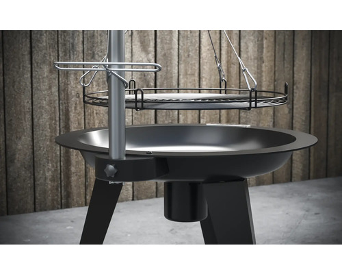 Feuerstelle mit Grillrost und Schwenkarm