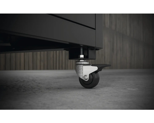 Vue détaillée d''un établi avec roulettes et frein de stationnement.