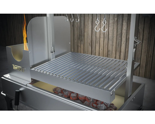 Temmker Grill mit Grillrost, Holzkohle und Feuer