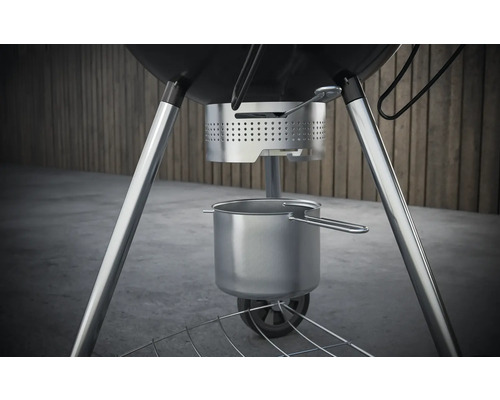 Kugelgrill mit Auffangschale für Asche und Kohle