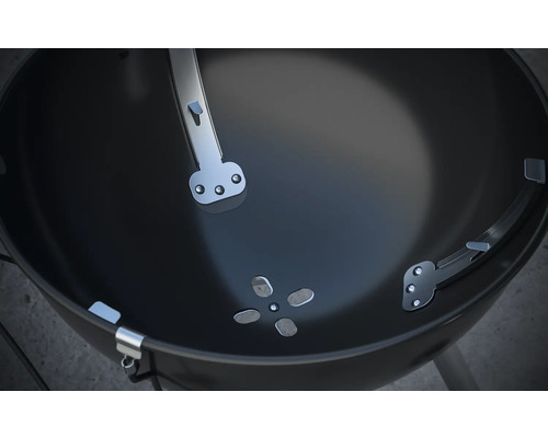 Innenansicht eines Kugelgrills mit Belüftungsregler