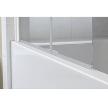 Detailansicht einer Badewannenabtrennung mit Glas