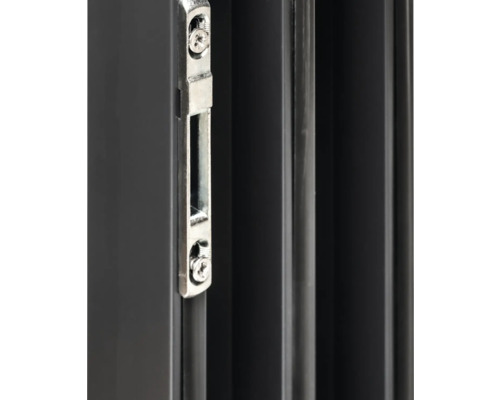 Gros plan d''une poignée de fenêtre verrouillable sur une fenêtre