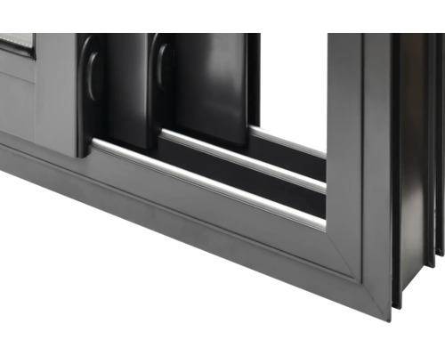 Vue détaillée d''une fenêtre coulissante en aluminium.