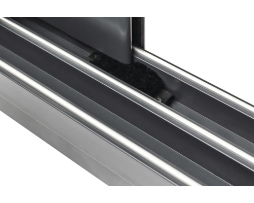 Vue détaillée d''un rail de guidage de fenêtre