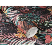 Tapetenrolle mit floralem Muster