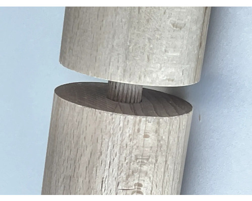 Detailaufnahme einer Holzverbindung mit Zapfen