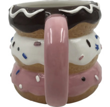 Tasse en forme de trois donuts empilés avec poignée