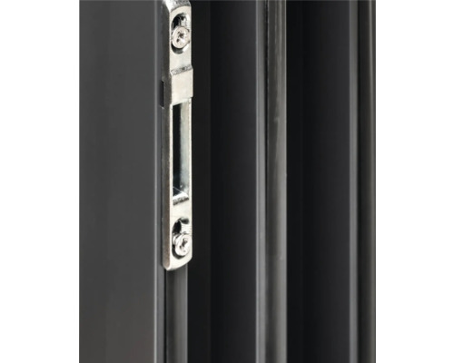 Vue détaillée d''une serrure de porte métallique avec vis