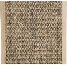 Gros plan d''un tapis en sisal avec cadre en bois