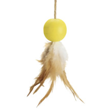 Jouet pour chat avec une boule et des plumes sur une ficelle